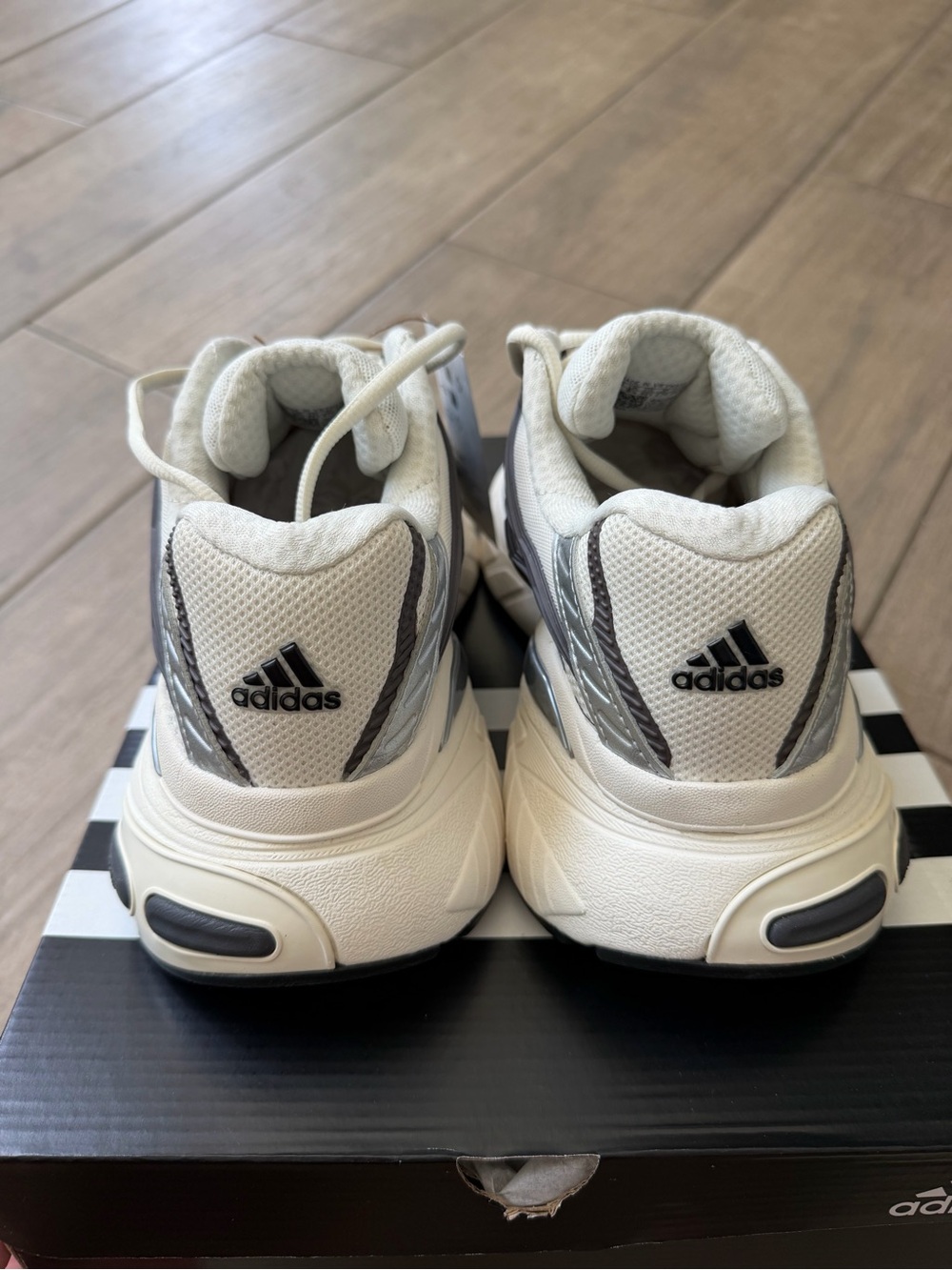 Adidas ADISTAR XLG 2.0 SHOES - Picture 7 of 8